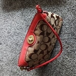 Adorable Coach Wristlet/Clutch